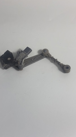 Регулятор положения кузова передней подвески LR098914 LAND ROVER