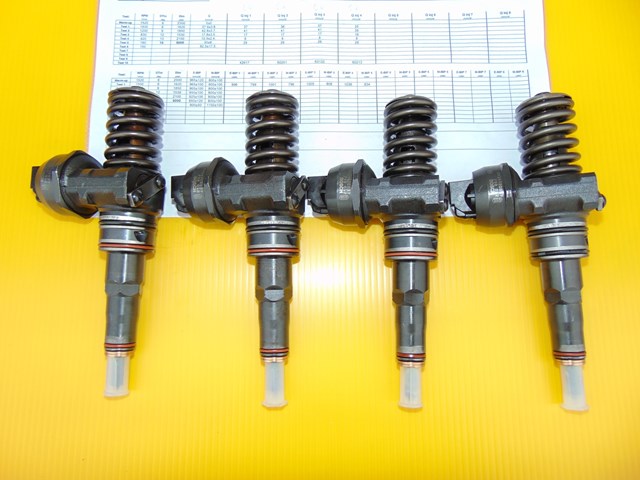 Форсунка впрыска топлива 0414720215 BOSCH