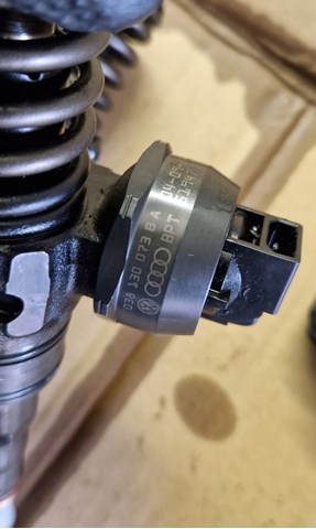 Форсунка дизельная в сборе 0414720216 BOSCH