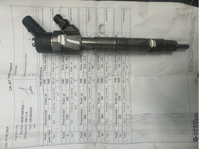 Клапанная форсунка 0445110015 BOSCH