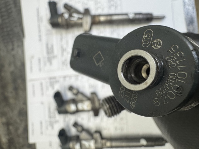 Форсунка дизельная в сборе 0445110087 BOSCH