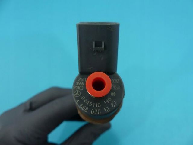 Клапанная форсунка 0445110196 BOSCH