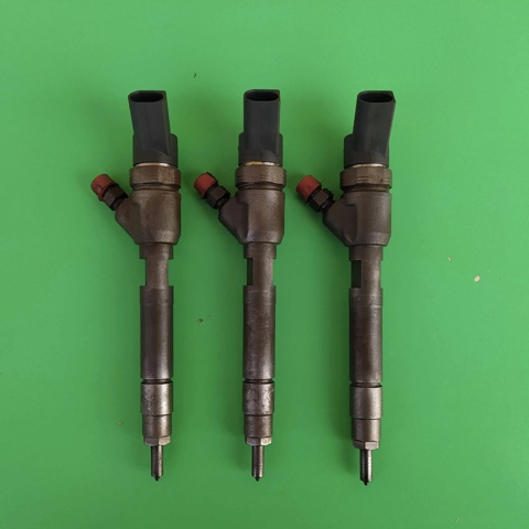 Форсунка инжектора 0445110303 BOSCH
