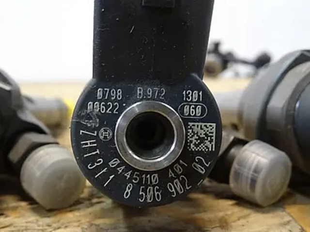 Форсунка инжектора 0445110401 BOSCH