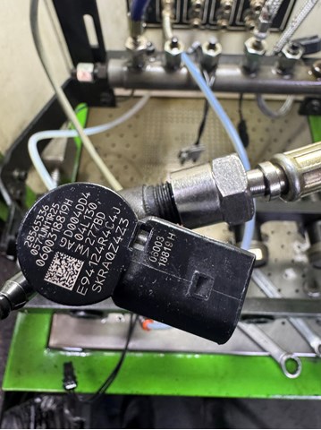 04L130277D Форсунка впрыска топлива купить Ужгород