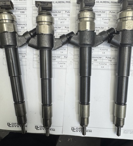 Форсунка впрыска топлива Mitsubishi Pajero 4 LONG