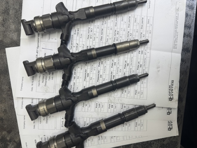 Форсунка дизельная в сборе 2367030080 DENSO