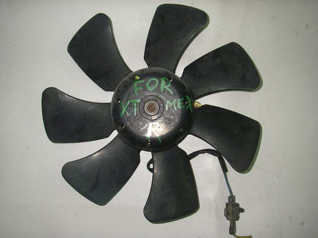Вентилятор радіатора кондиціонера правий 45121KE001