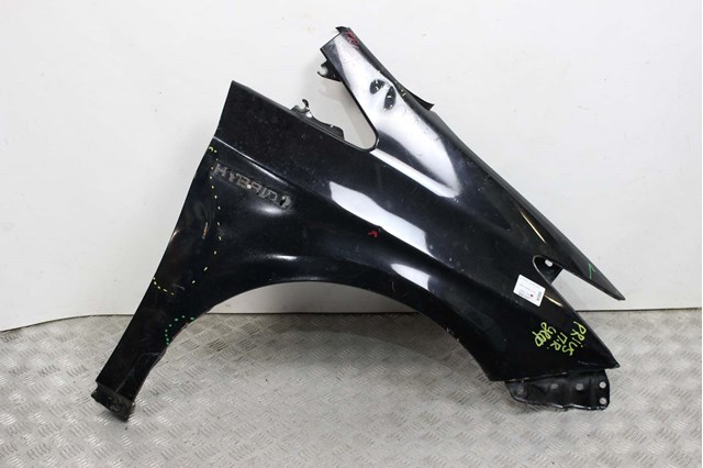 Крыло переднее правое Тойота Приус
