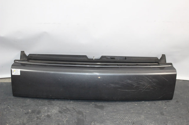Борт кришки багажника (нижня частина) 5801A303