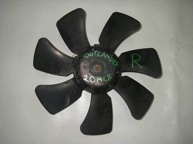 Вентилятор радіатора кондиціонера правий 2.0 MR312898