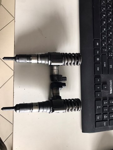 Форсунка дизельная в сборе 03G130073S VAG