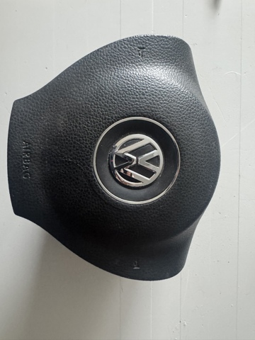 Подушка AIRBAG водительская 561880201C VAG