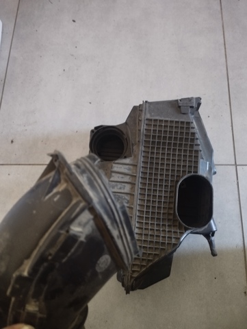 Корпус воздушного фильтра в сборе 165001258R RENAULT