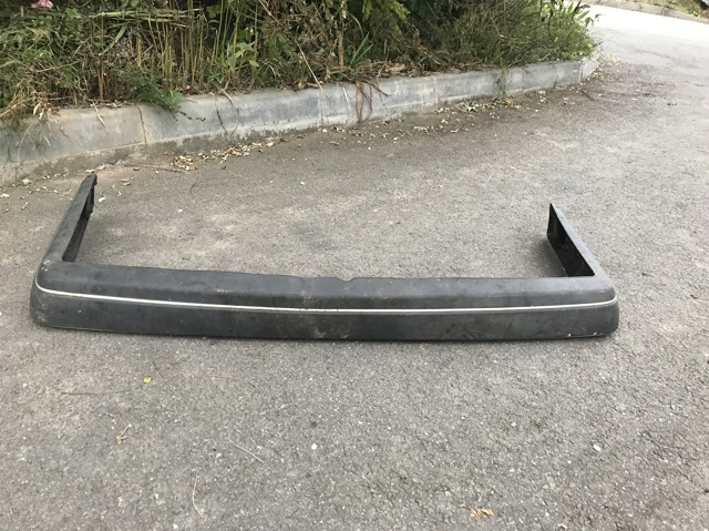 Задний бампер 165807417 VAG
