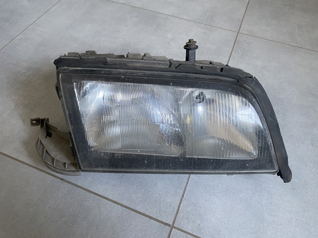 Правая блок фара 2028201661 MERCEDES
