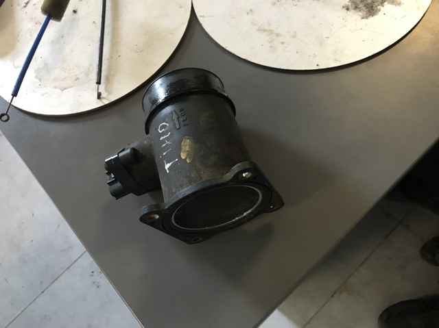 Воздухомер 226805U400 NISSAN