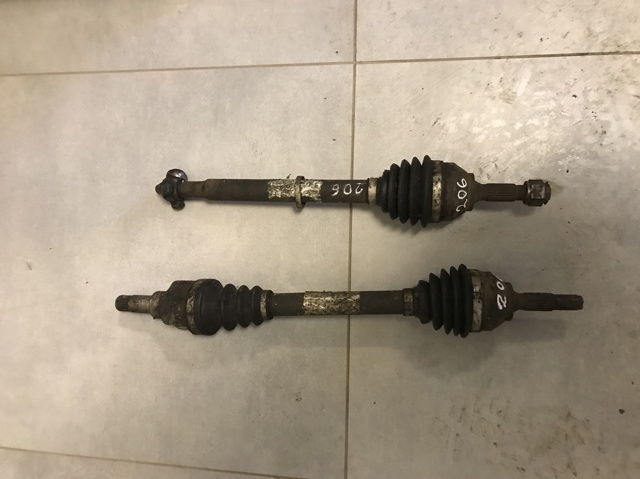 Полуось передняя левая 3272CT PEUGEOT