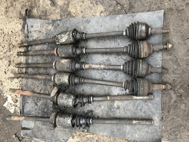Полуось передняя, правая 391002150R RENAULT
