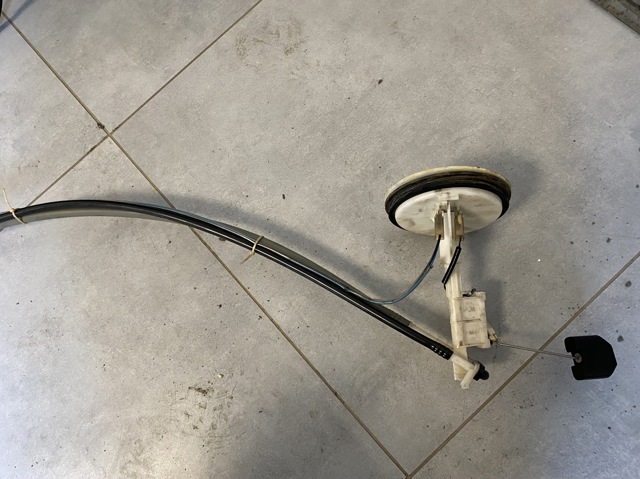 4B0998673D VAG Датчик уровня топлива в баке купить в Хмельницкий