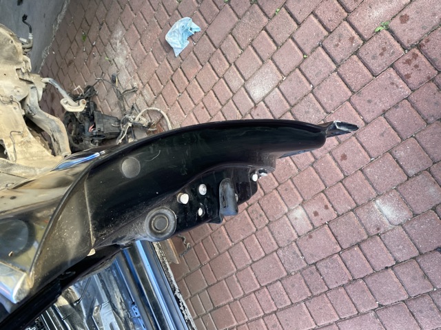 Пассажирская передняя дверь 4F0831052F VAG