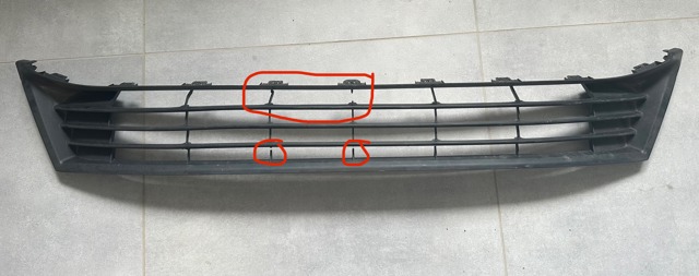 Решетка бампера нижняя 5311202470 TOYOTA