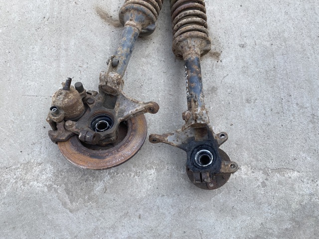 Кулак поворотный передний левый 6158075 FORD