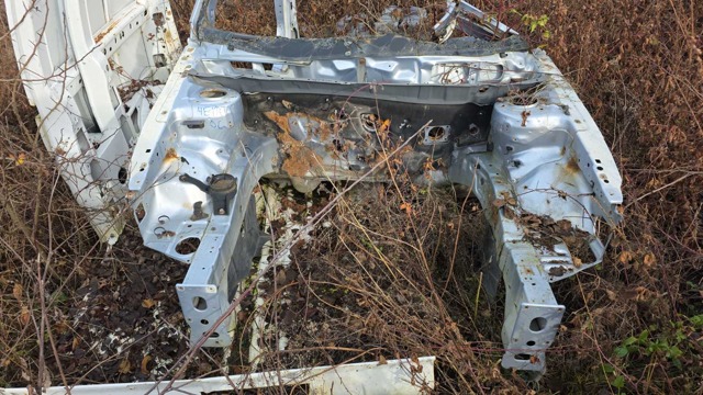 Правый передний лонжерон 646022F010 HYUNDAI