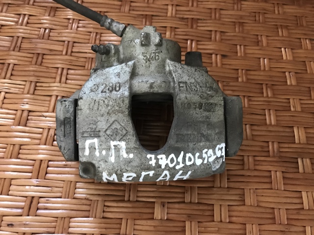 7701065267 Суппорт тормозной передний правый купить Ровно