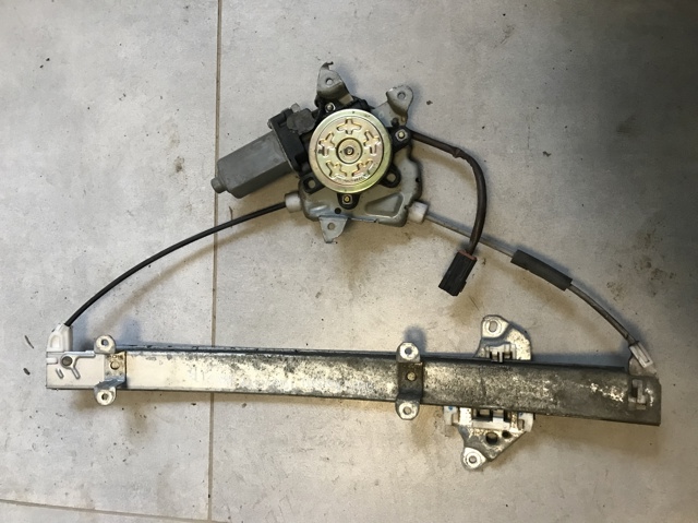 Стеклоподъемник передней двери 8072195F0A NISSAN