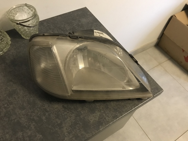 Фара передняя правая 8200211006 RENAULT