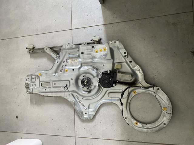Механизм стеклоподъемника водительской двери KIA Cerato I