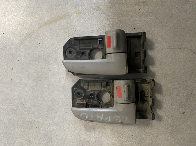 Ручка правой передней двери 826202F00087 HYUNDAI