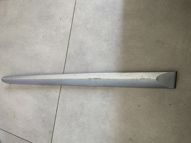 Молдинг задней правой двери 877222F000 HYUNDAI