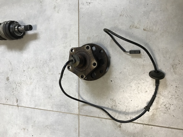 Ступица задняя (шпиндель) Ауди А6 C4