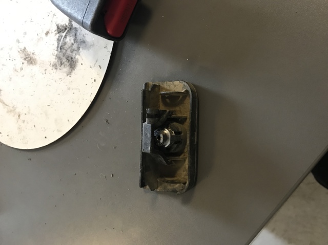 Сердцевина замка бардачка 8L0857113A VAG