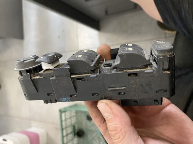 PEUGEOT 96636185XT в наличии Украина