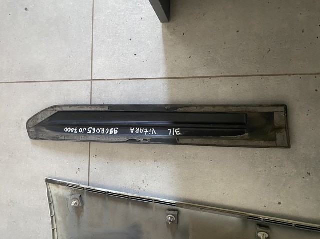 Накладки на двери комплект 990E065J07000 SUZUKI