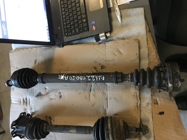 Полуось передняя, правая A112203020AC CHERY
