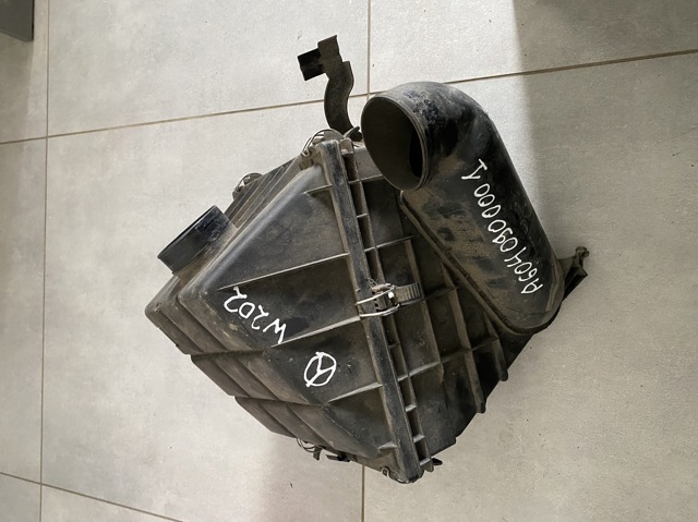 Корпус воздушного фильтра A6040900001 MERCEDES