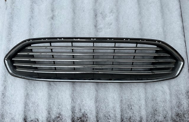 Решетка радиатора DS7Z8200BA FORD