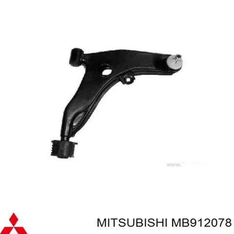 Рычаг передней подвески нижний, правый Mitsubishi Lancer 5