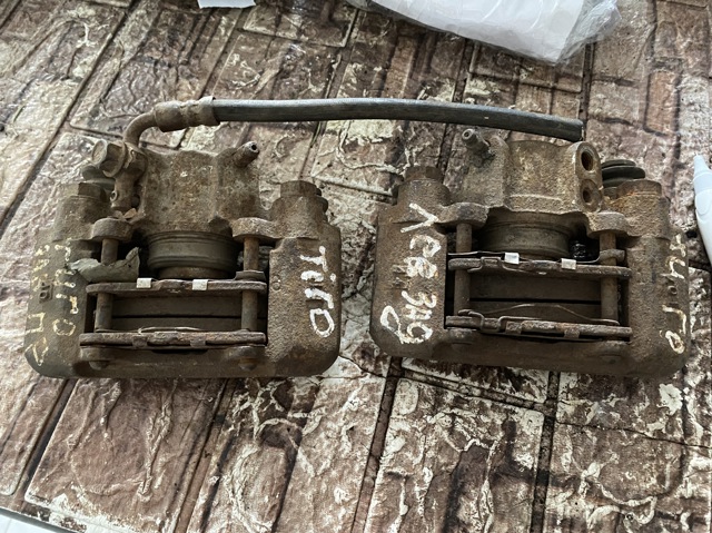 Задний правый суппорт T113502060 CHERY