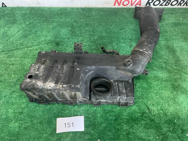 Корпус воздушного фильтра в сборе 036129611CD VAG