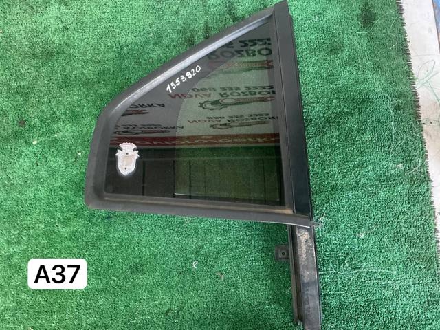Задняя форточка правая 1353920 FORD