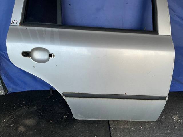 1U9833052A Дверь задняя правая купить Винница
