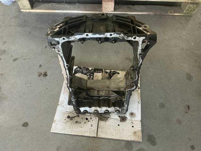 215102F000 HYUNDAI Поддон масляный картера двигателя, верхняя часть купить в Николаев