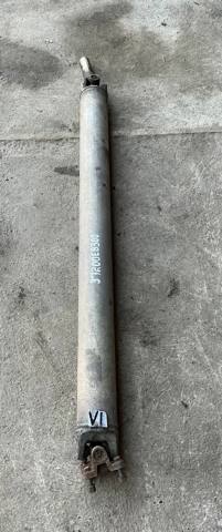 Передний карданный вал 37200EB300 NISSAN