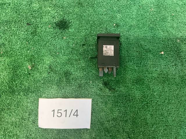 Кнопка аварийки 3B0953235B VAG