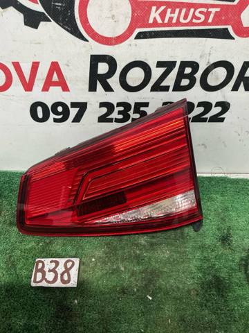 Фонарь задний внутренний правый 3G9945094E VAG